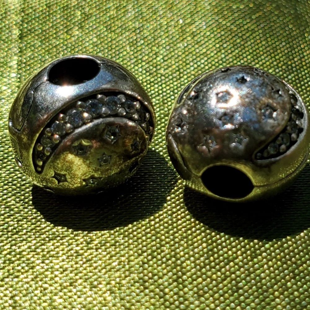 2 Moon and Stars Pandora Clips